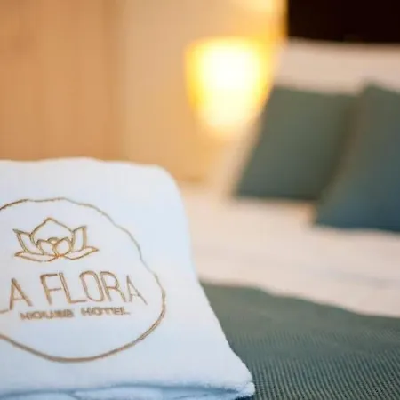 La Flora House 3*