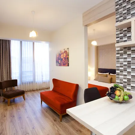 La Flora House Aparthotel 3*