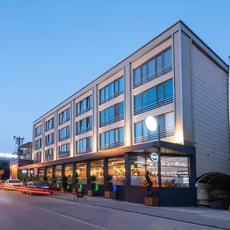 Aparthotel La Flora House 4*