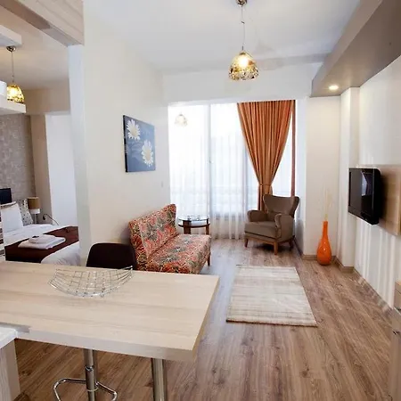La Flora House 3*