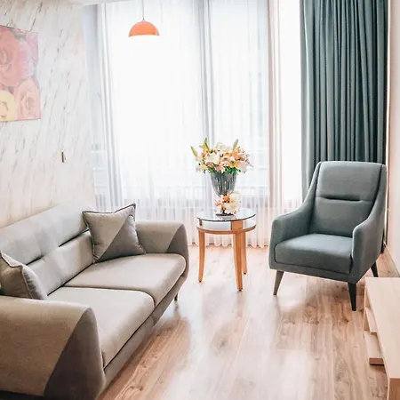 La Flora House 3* Izmit