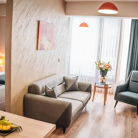 La Flora House 3*