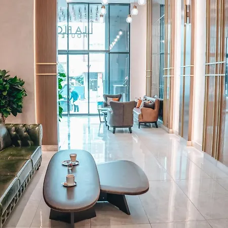 Aparthotel La Flora House