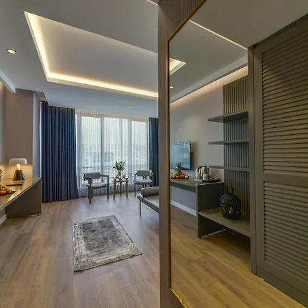 La Flora House Aparthotel