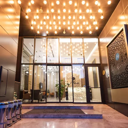 La Flora House Aparthotel 3*