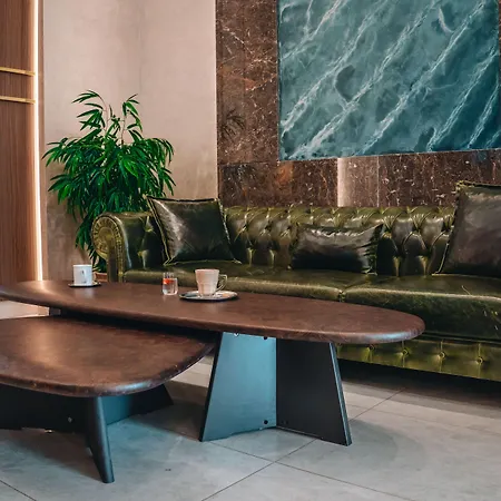 Aparthotel La Flora House 3*