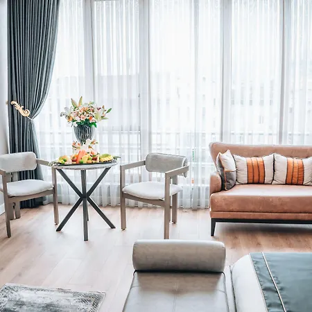 La Flora House Aparthotel 3*