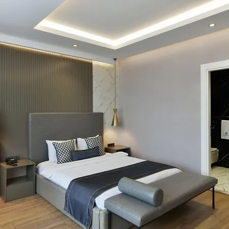 La Flora House 3*