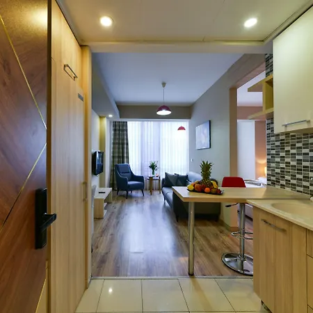 Aparthotel La Flora House 3*