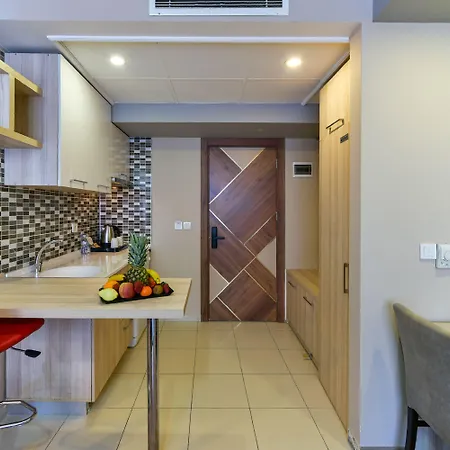 La Flora House 3*