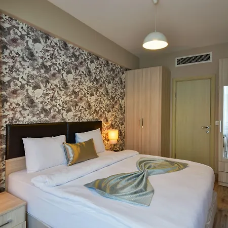 芙罗拉之家公寓式酒店 3*
