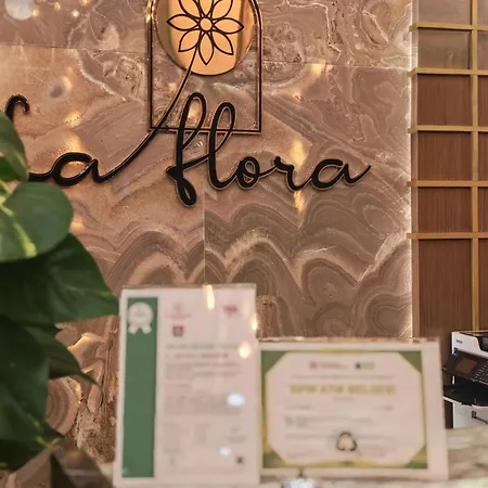 Aparthotel La Flora House