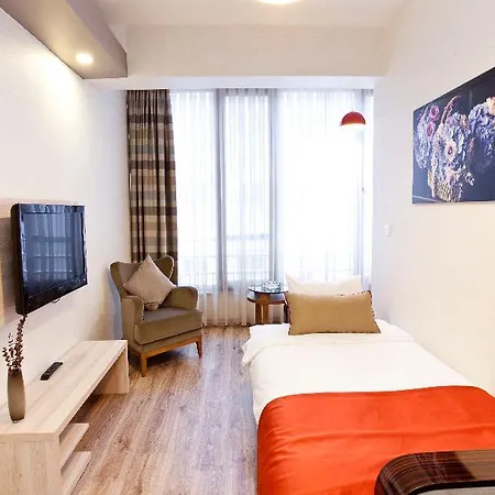 La Flora House 3*