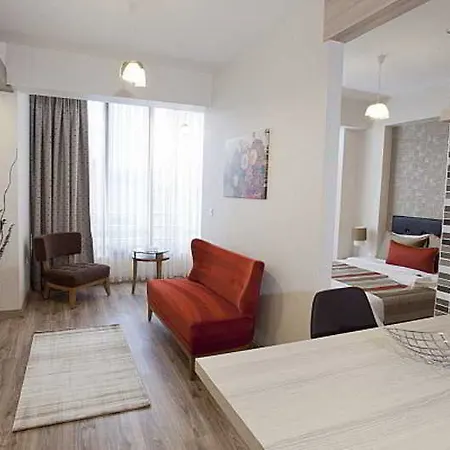 La Flora House 4*