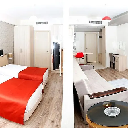 La Flora House Aparthotel 3*