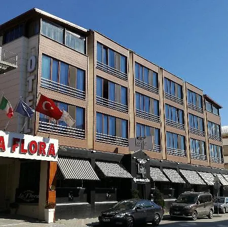 La Flora House Aparthotel 3*