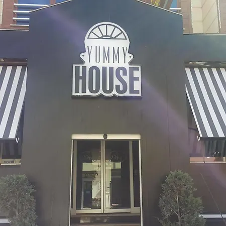 Aparthotel La Flora House