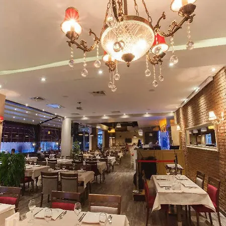 芙罗拉之家公寓式酒店 3*