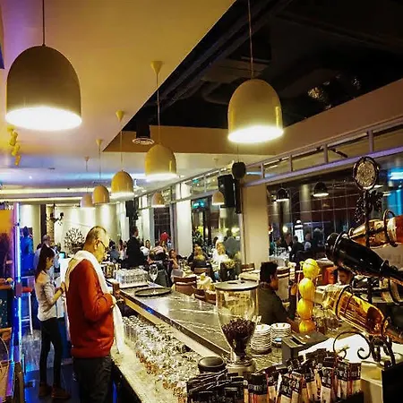 La Flora House Aparthotel 3*